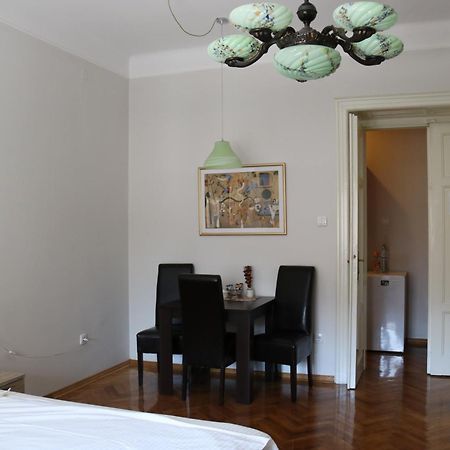 Apartment Centrum Novi Sad Bilik gambar