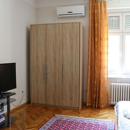 Apartment Centrum Novi Sad Bilik gambar