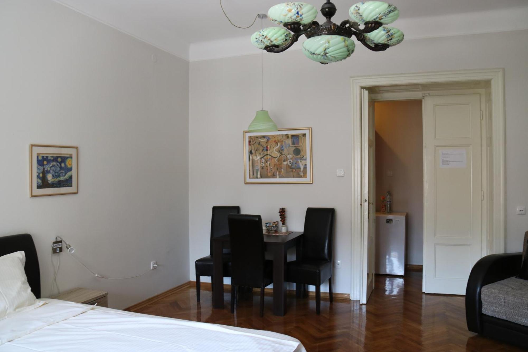 Apartment Centrum Novi Sad Bilik gambar