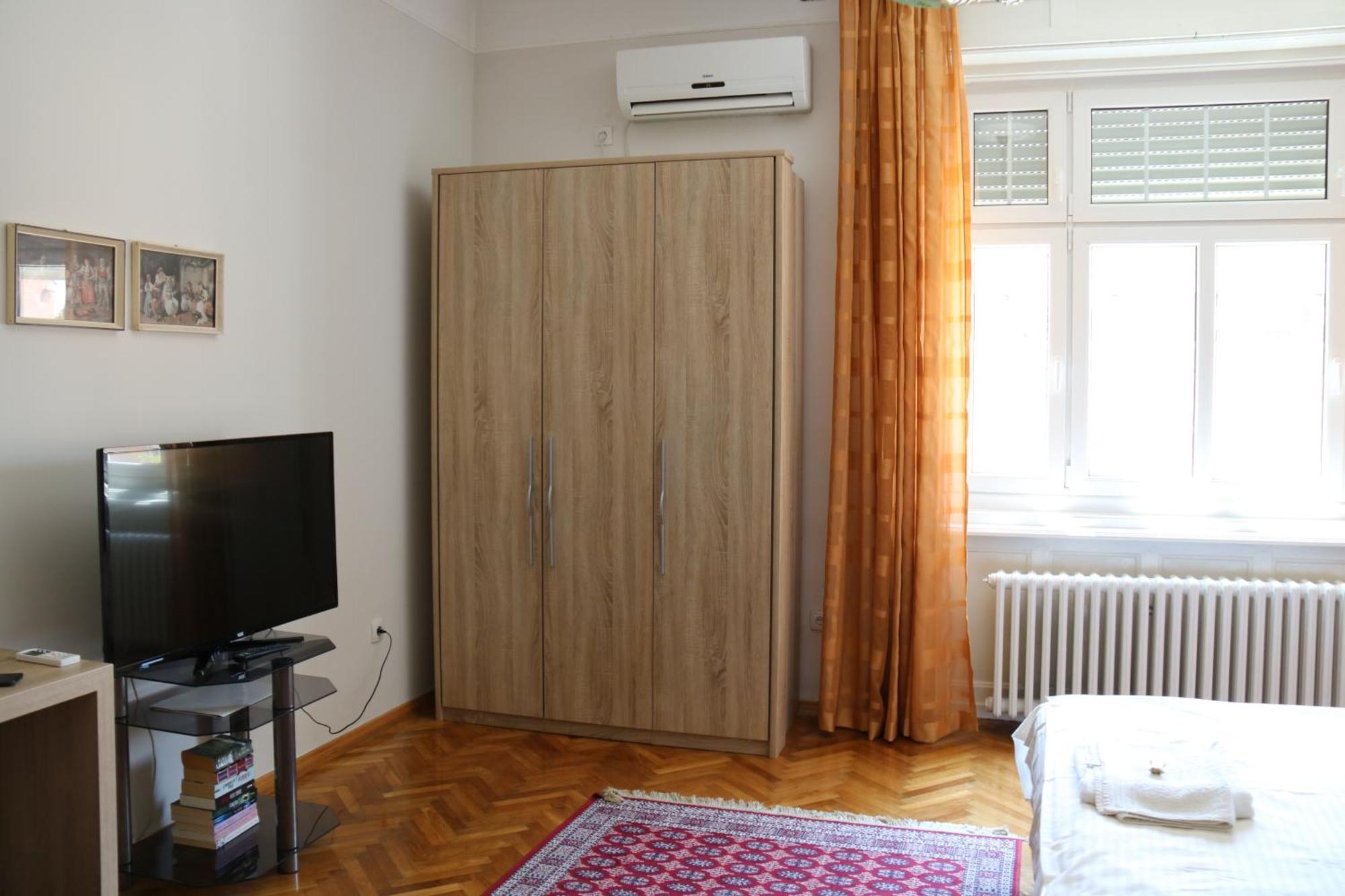 Apartment Centrum Novi Sad Bilik gambar